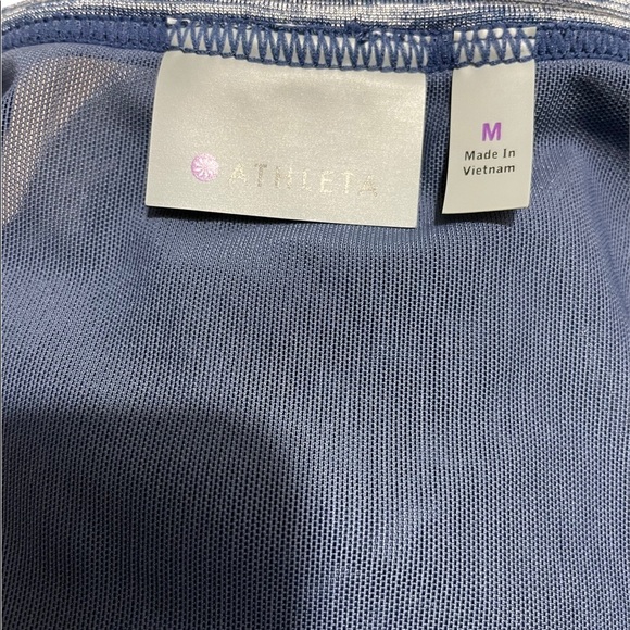 Athleta Womens athletic split side mesh back short sleeve top size medium - Picture 13 of 13
